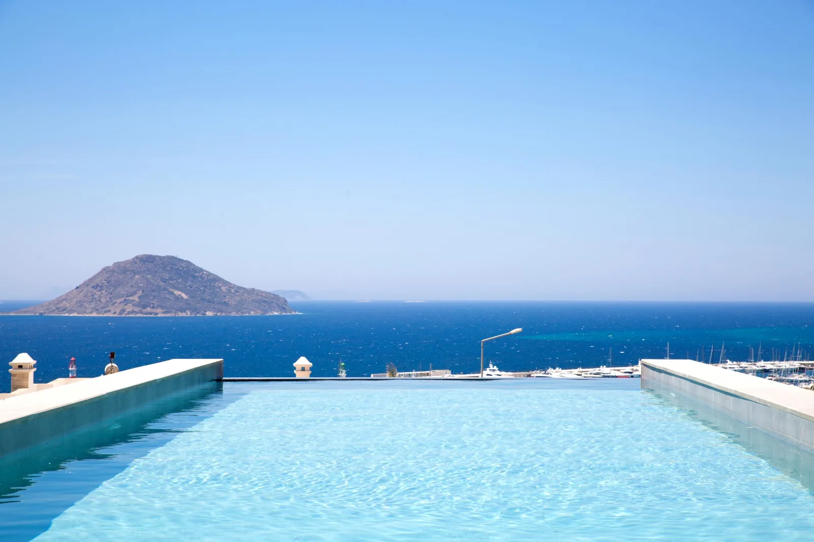 Marinhill Villa sonsuzluk havuzu ve Ege denizi manzarası, Turgutreis Bodrum